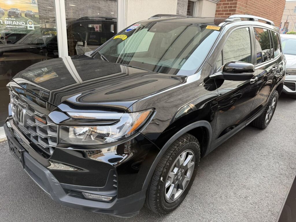 2023 Honda Passport TrailSport — photo 1 of 26