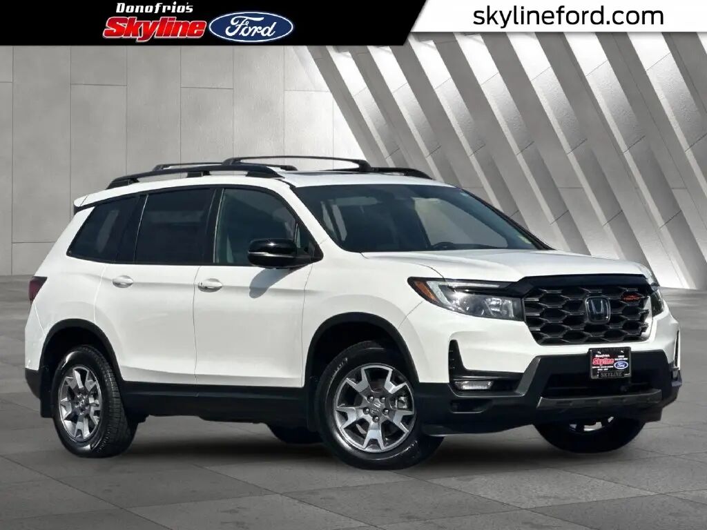 2023 Honda Passport TrailSport — photo 1 of 13