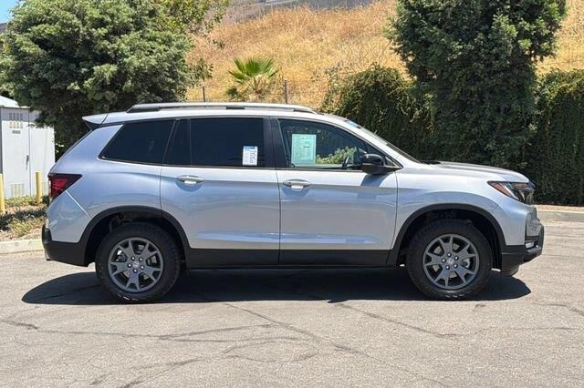 2025 Honda Passport TrailSport — photo 1 of 25