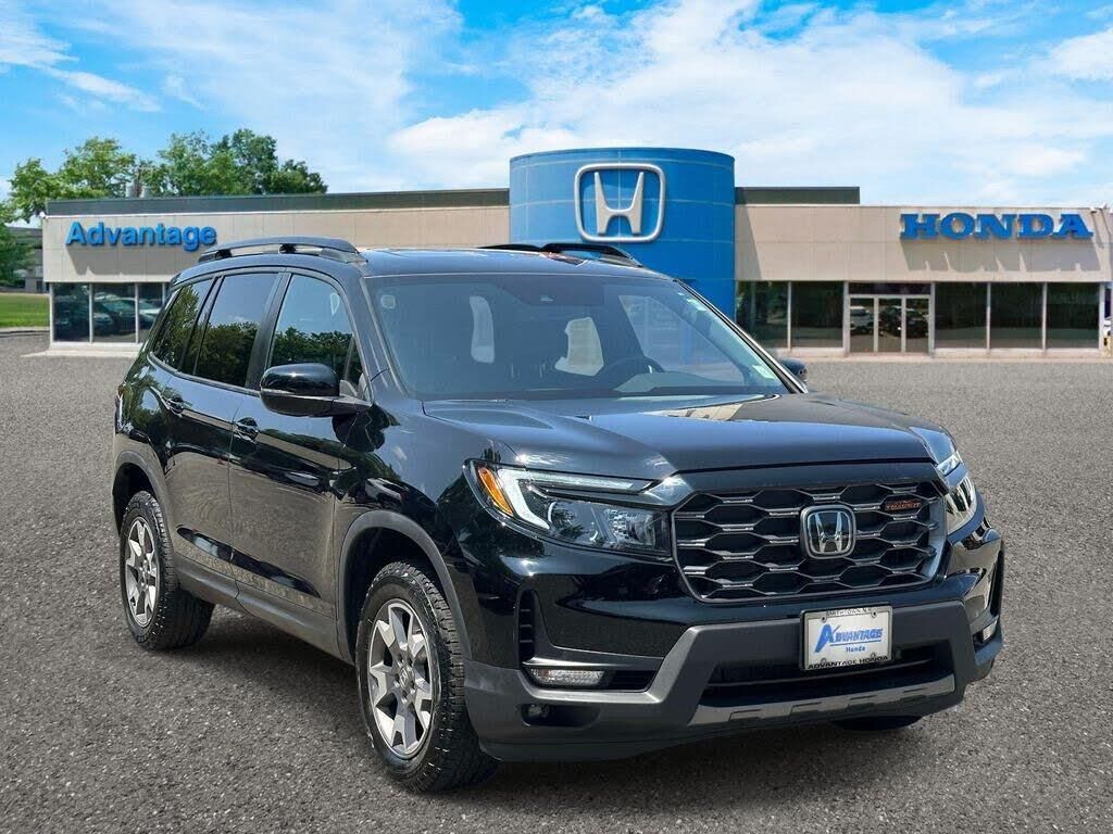 2023 Honda Passport TrailSport — photo 1 of 14
