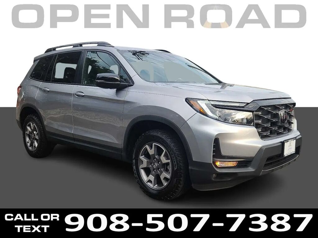 2023 Honda Passport TrailSport — photo 1 of 17