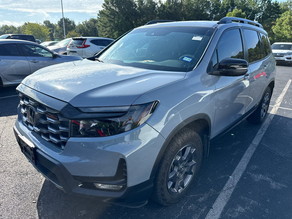 2024 Honda Passport AWD TRAILSPORT — photo 1 of 2