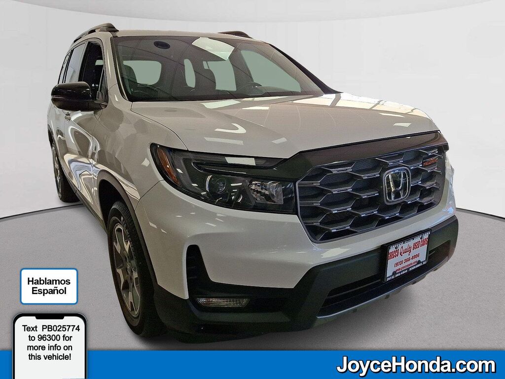 2023 Honda Passport TrailSport — photo 1 of 13