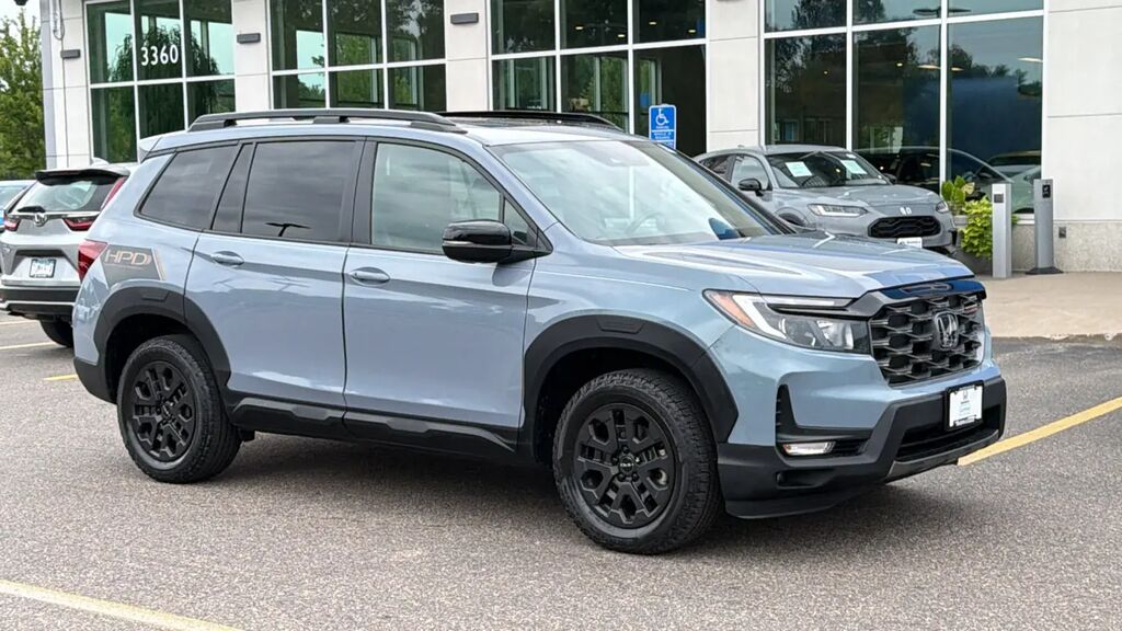 2023 Honda Passport TrailSport — photo 1 of 14