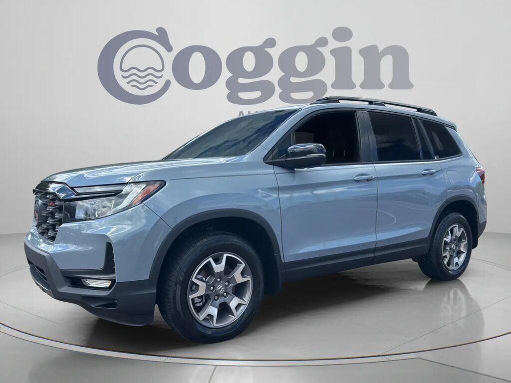 2023 Honda Passport TrailSport — photo 1 of 13