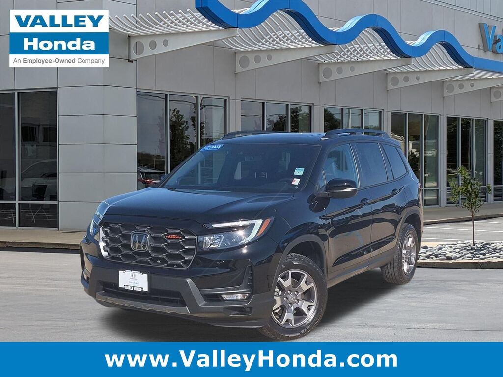 2023 Honda Passport TrailSport — photo 1 of 13