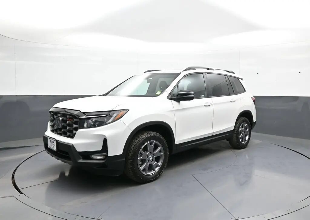 2024 Honda Passport TrailSport — photo 1 of 13