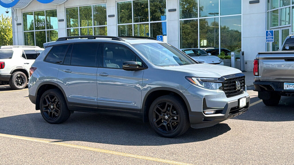 2024 Honda Passport AWD BLACK EDITION — photo 1 of 7