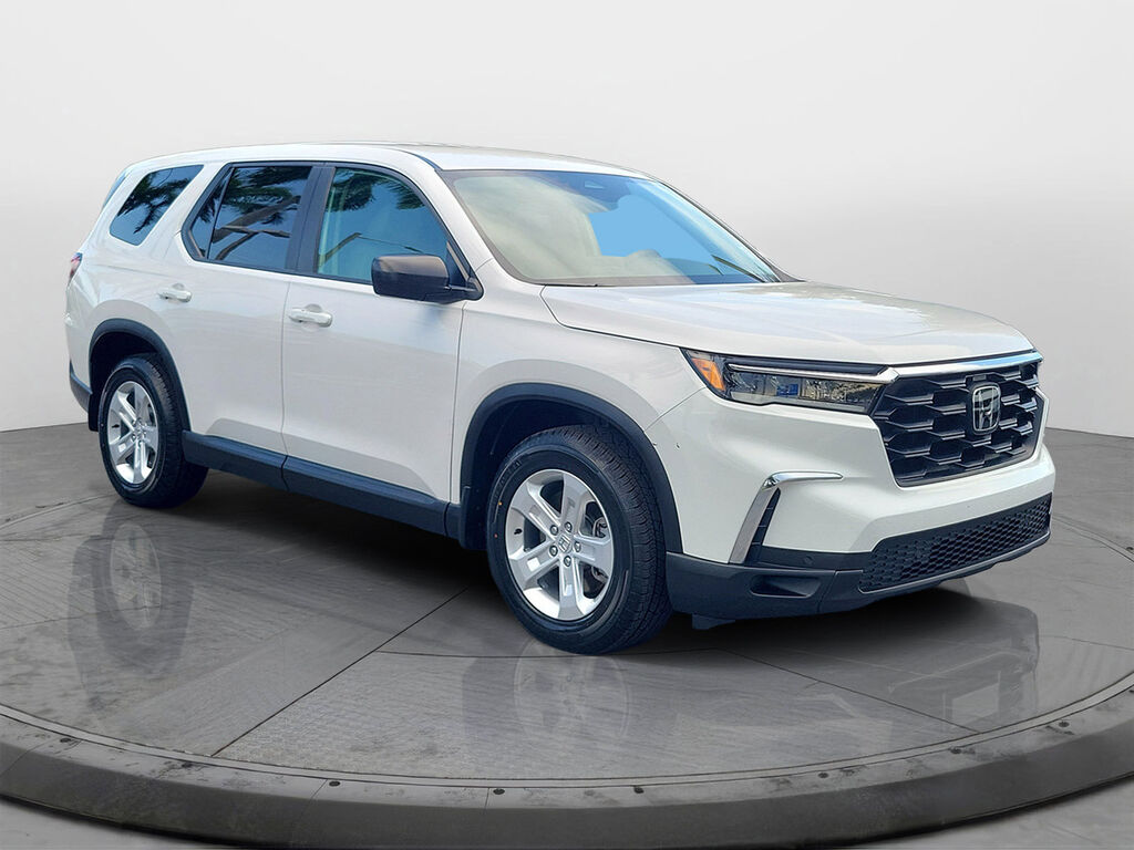 2024 Honda Pilot AWD LX — photo 1 of 7