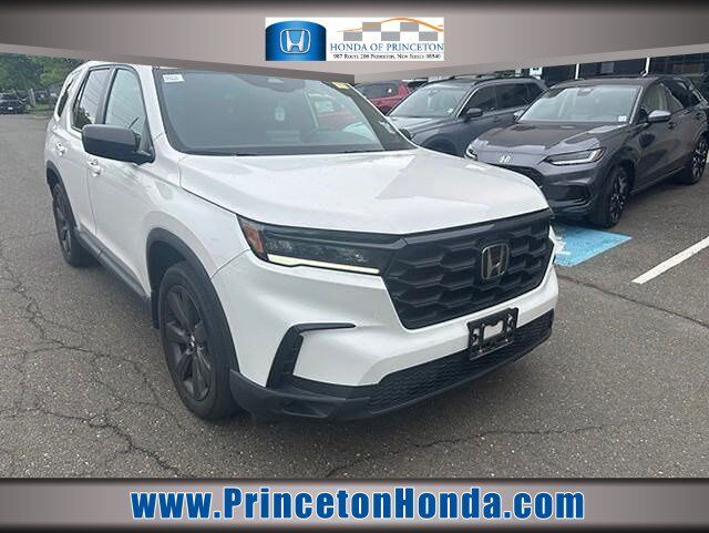 2023 Honda Pilot AWD SPORT — photo 1 of 7