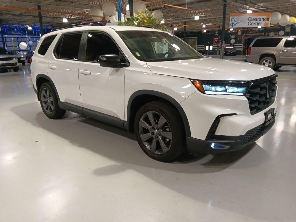 2023 Honda Pilot Sport — photo 1 of 40
