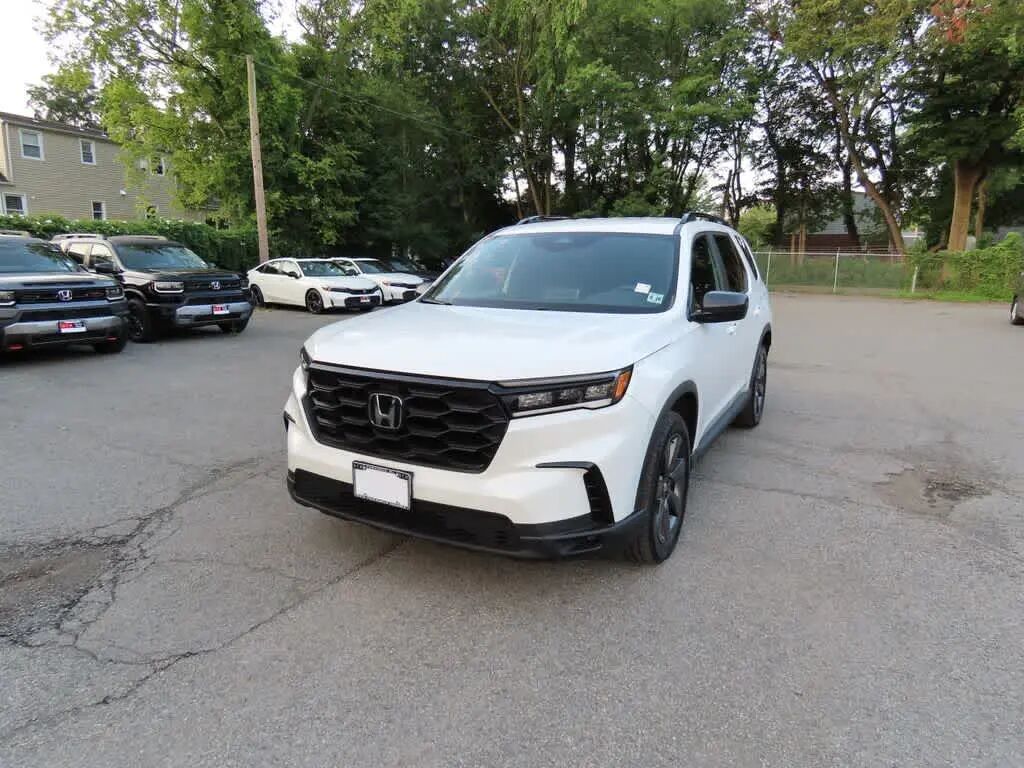 2023 Honda Pilot Sport — photo 1 of 13