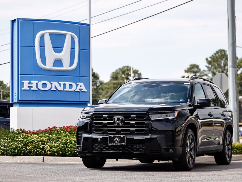 2026 Honda Pilot Sport — photo 1 of 13