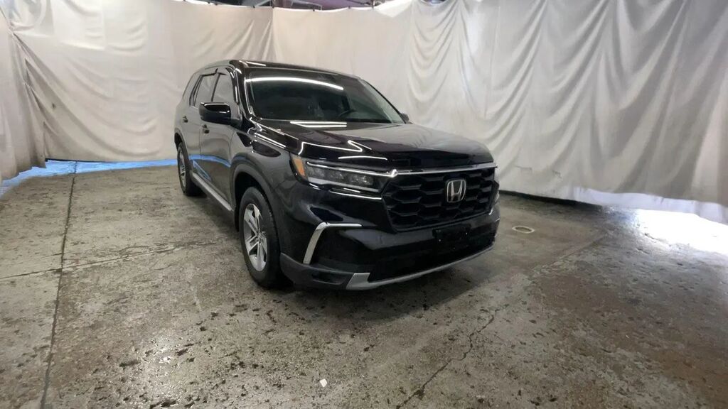 2025 Honda Pilot EX-L — photo 1 of 13