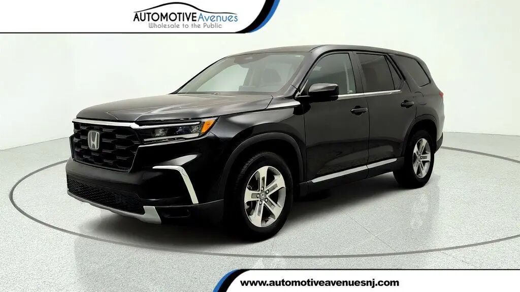2023 Honda Pilot EX-L — photo 1 of 13