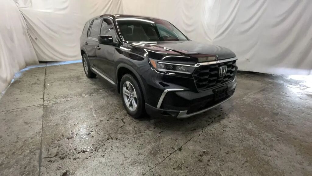2025 Honda Pilot EX-L — photo 1 of 13