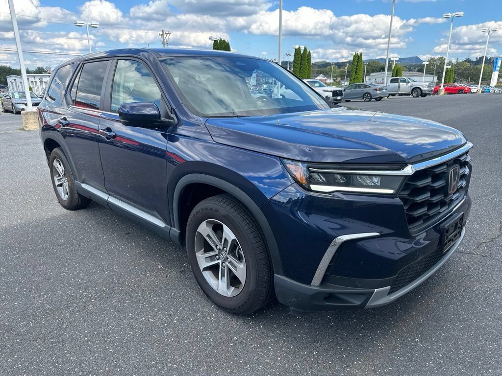 2025 Honda Pilot AWD EX-L — photo 1 of 7