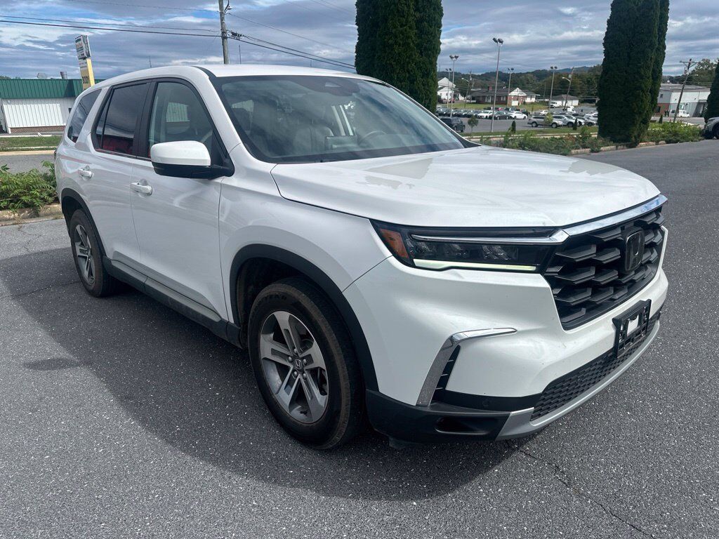 2024 Honda Pilot AWD EX-L 7P — photo 1 of 7