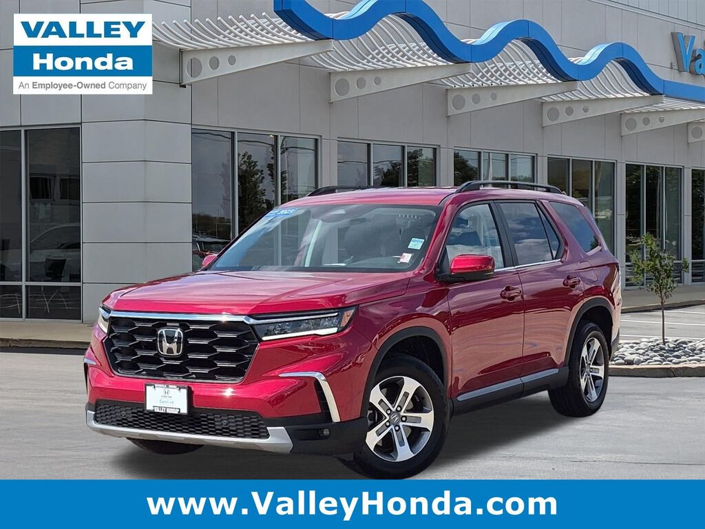 2023 Honda Pilot AWD EX-L 7P — photo 1 of 7