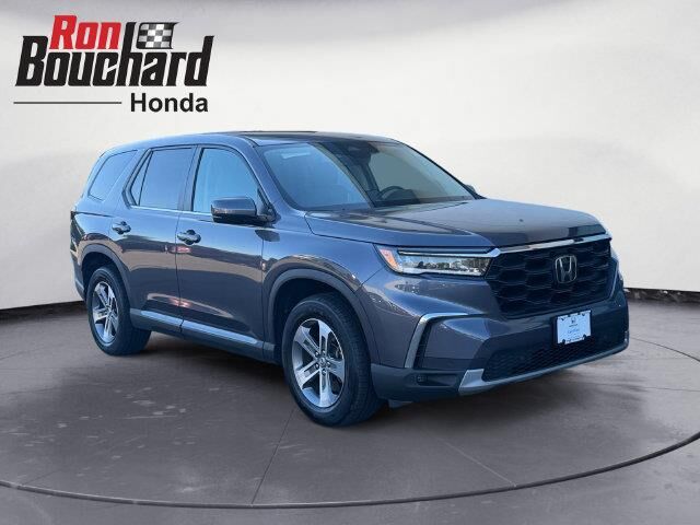 2024 Honda Pilot EX-L w/Rear Captain's Chairs