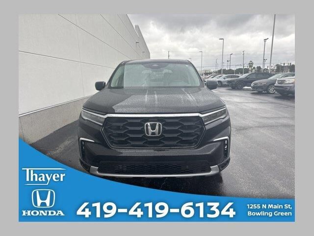 2024 Honda Pilot EX-L w/Rear Captain's Chairs