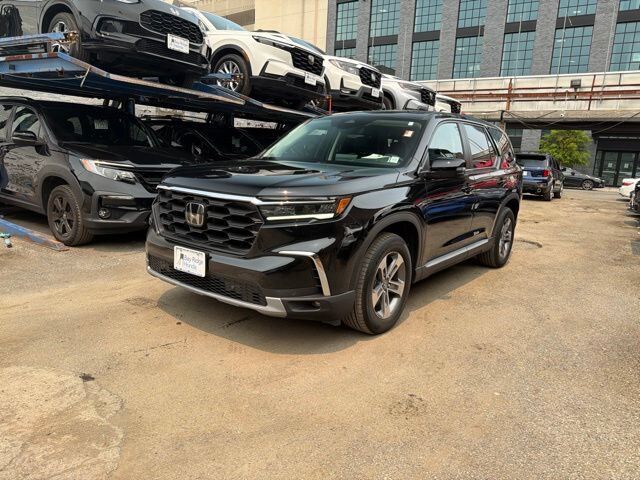 2023 Honda Pilot AWD EX-L 7P — photo 1 of 7