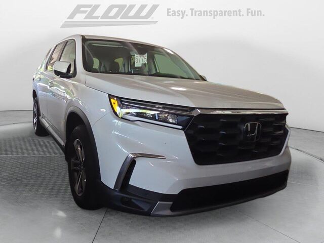2023 Honda Pilot EX-L w/Rear Captain's Chairs — photo 1 of 7