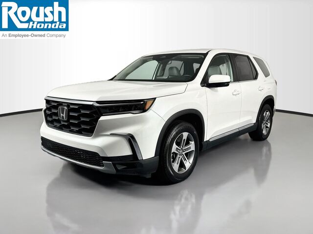 2024 Honda Pilot EX-L w/Rear Captain's Chairs