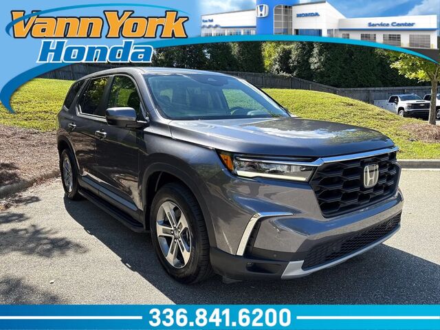 2024 Honda Pilot EX-L w/Rear Captain's Chairs