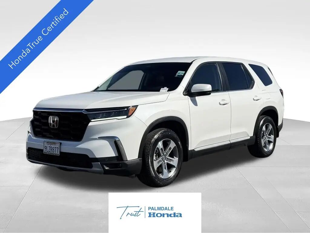 2024 Honda Pilot EX-L w/Rear Captain's Chairs — photo 1 of 1