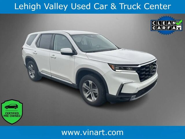 2023 Honda Pilot EX-L w/Rear Captain's Chairs
