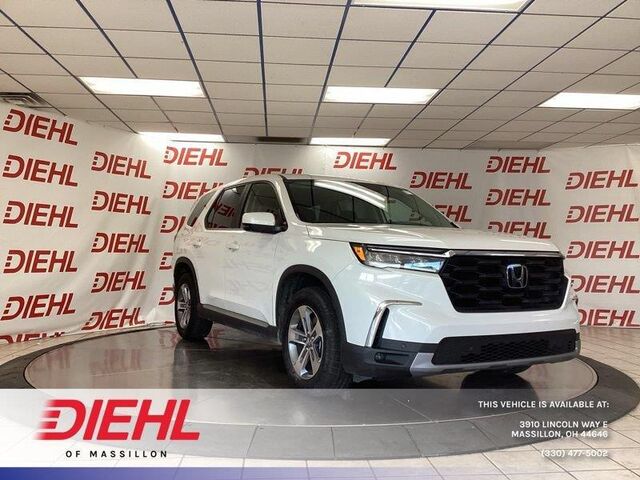 2024 Honda Pilot EX-L w/Rear Captain's Chairs