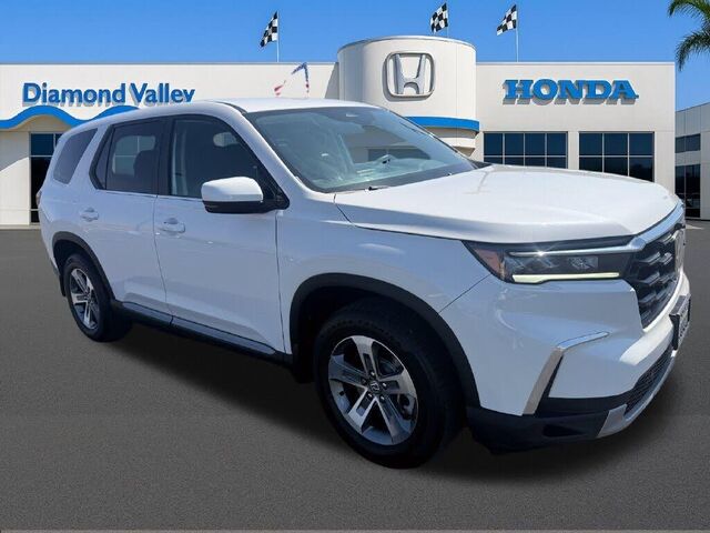 2024 Honda Pilot EX-L w/Rear Captain's Chairs