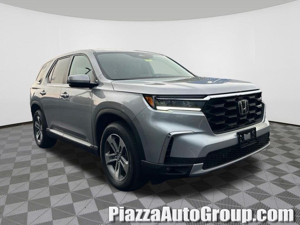 2024 Honda Pilot AWD EX-L 7P — photo 1 of 7