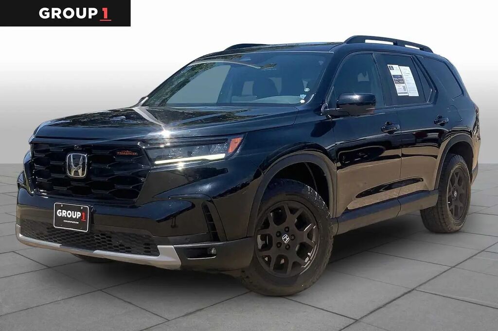 2025 Honda Pilot TrailSport — photo 1 of 12