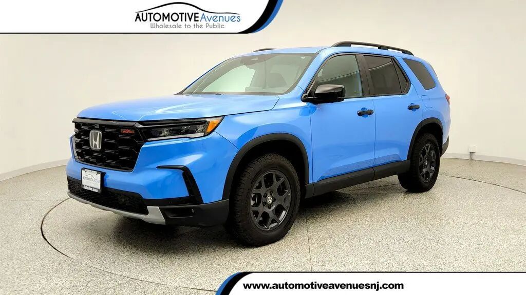 2025 Honda Pilot TrailSport — photo 1 of 1