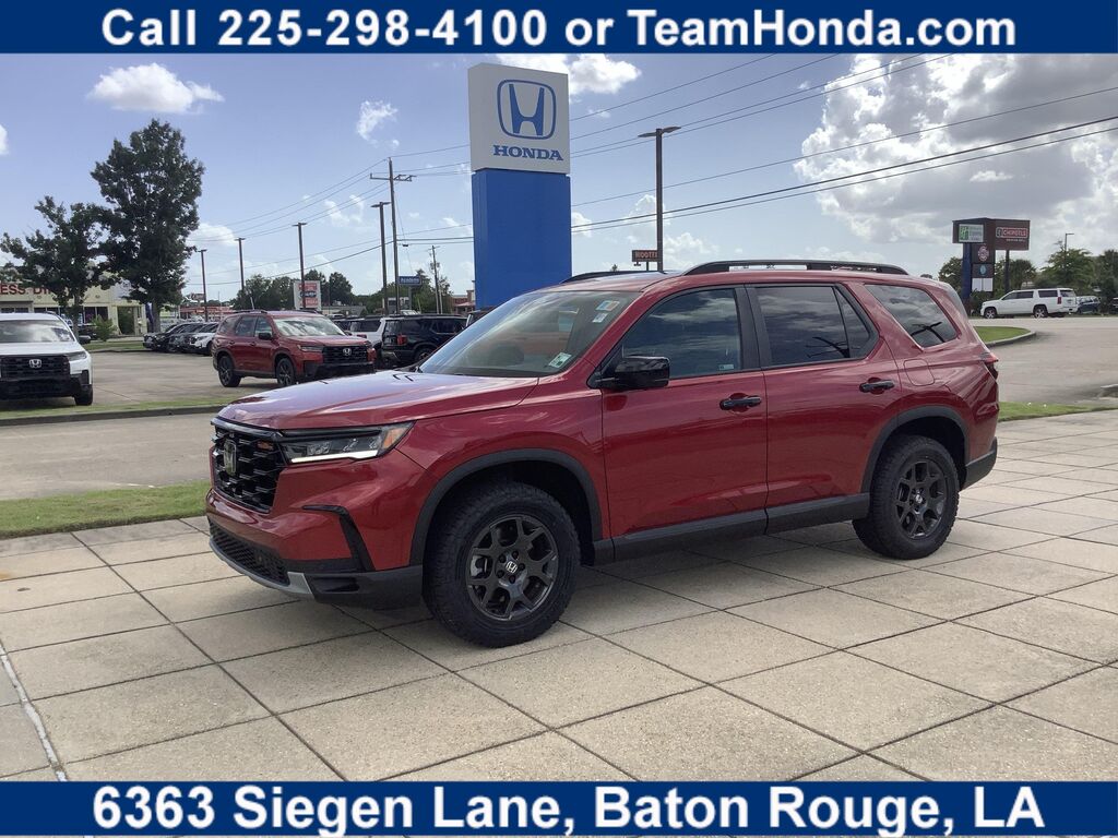 2025 Honda Pilot TrailSport — photo 1 of 13