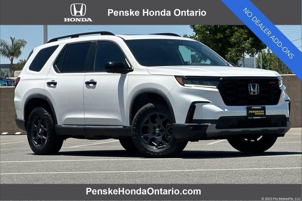 2023 Honda Pilot TrailSport — photo 1 of 13