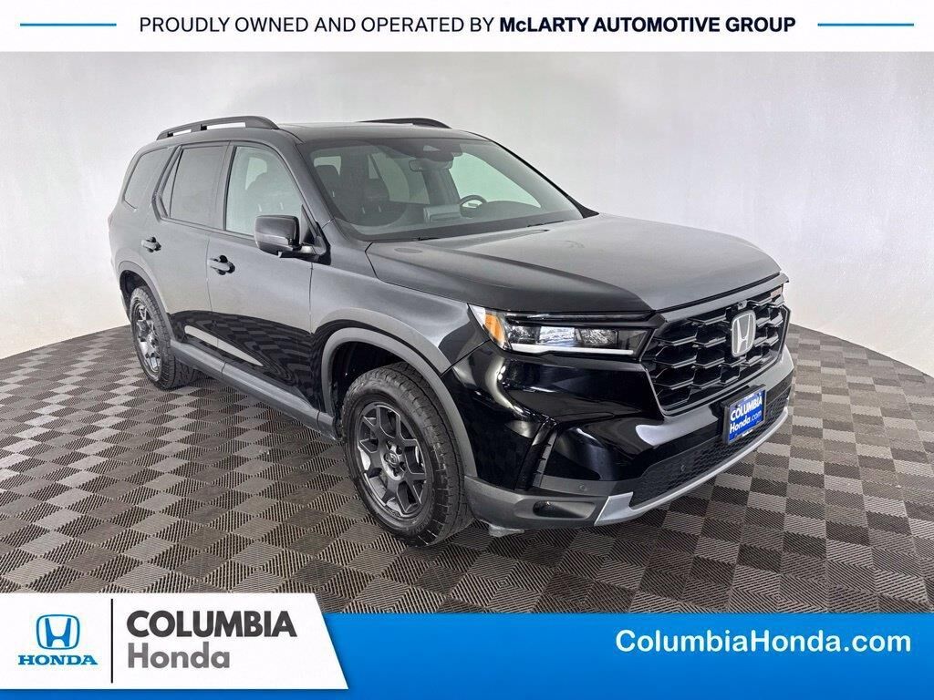 2024 Honda Pilot TrailSport — photo 1 of 13