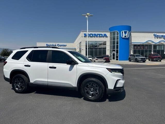 2025 Honda Pilot TrailSport — photo 1 of 1