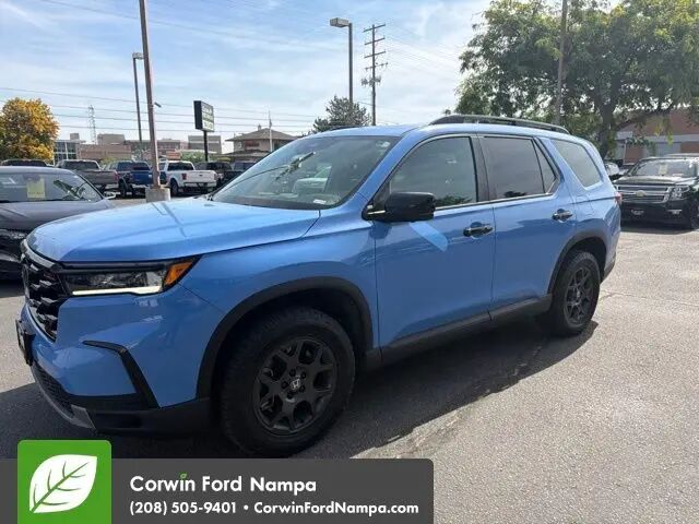 2025 Honda Pilot TrailSport — photo 1 of 39