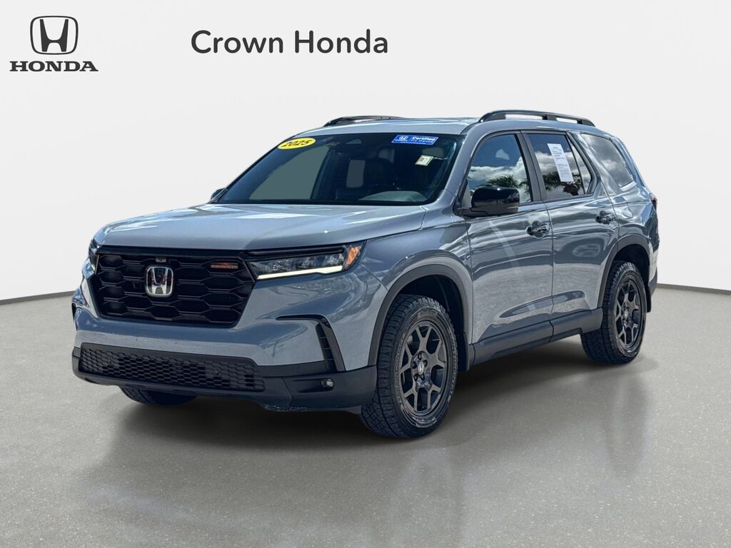 2025 Honda Pilot AWD TrailSport — photo 1 of 7