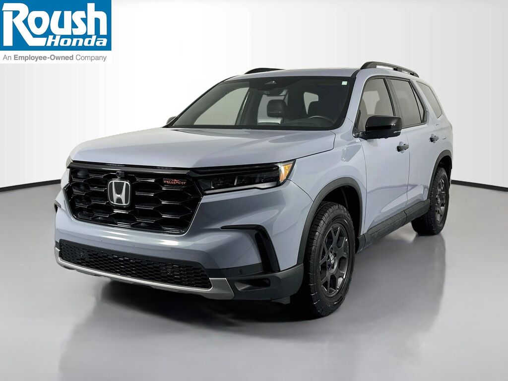2025 Honda Pilot AWD TrailSport — photo 1 of 7