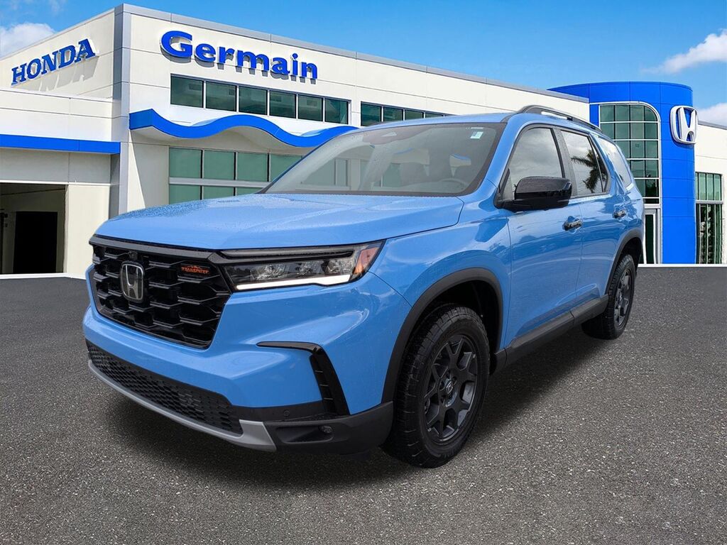2024 Honda Pilot TrailSport — photo 1 of 13