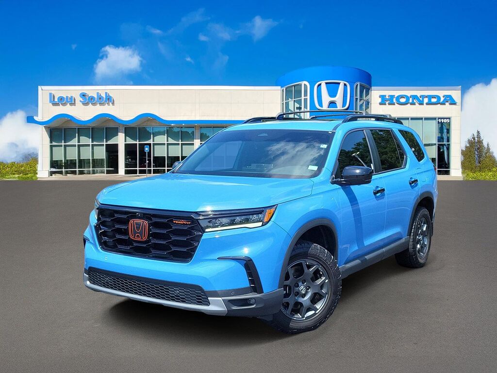 2025 Honda Pilot TrailSport — photo 1 of 13