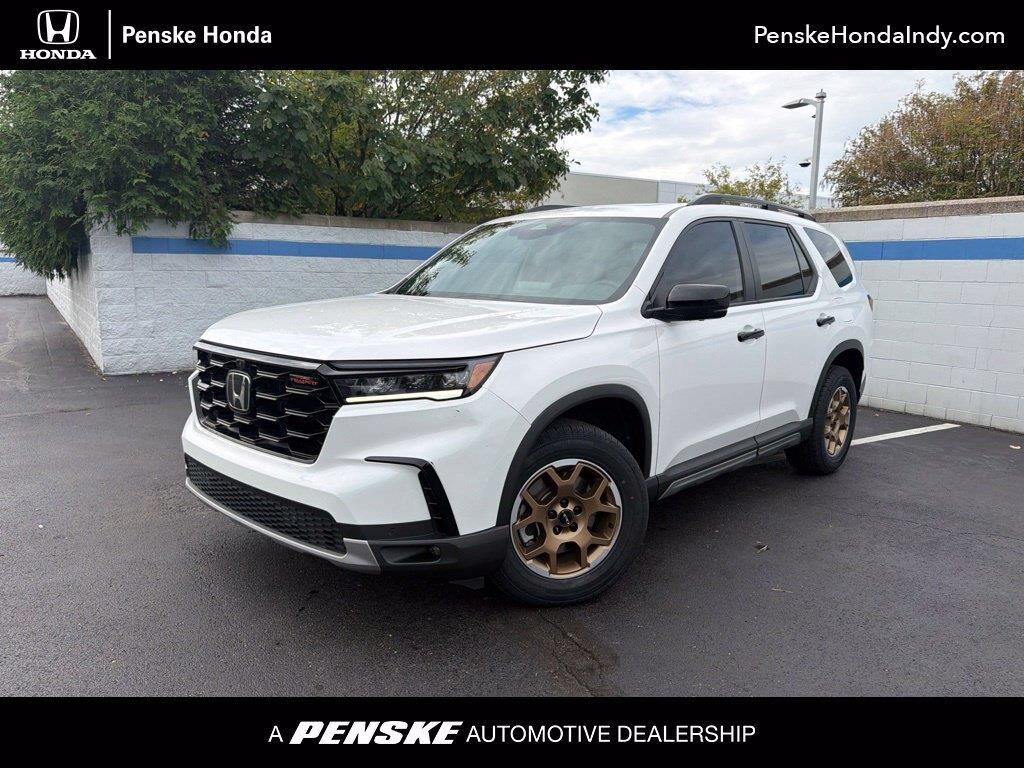 2024 Honda Pilot TrailSport — photo 1 of 13