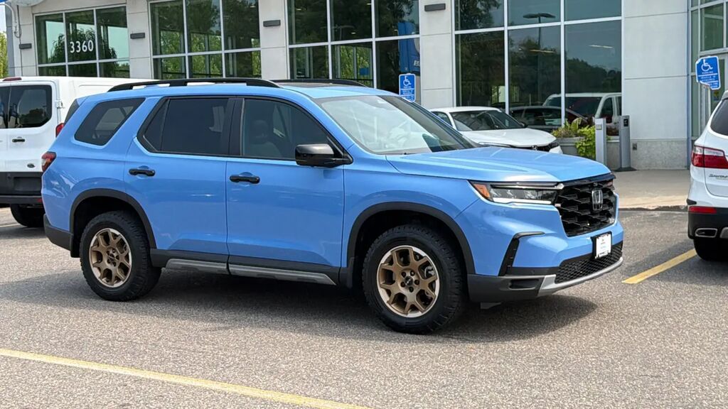 2024 Honda Pilot TrailSport — photo 1 of 13