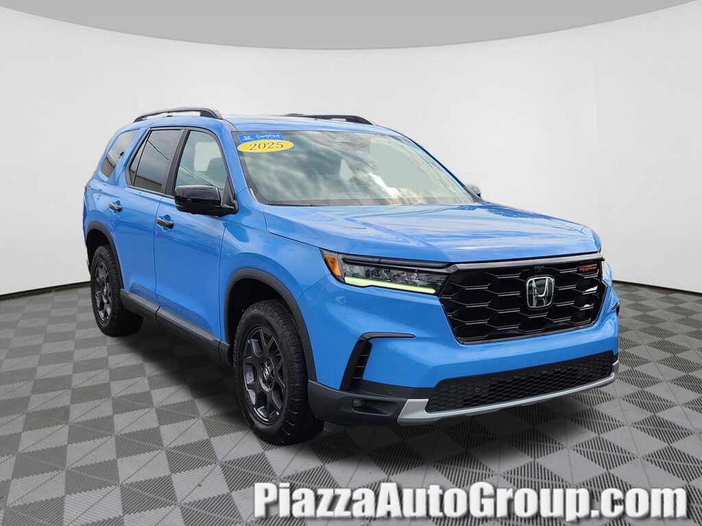 2025 Honda Pilot AWD TrailSport — photo 1 of 7