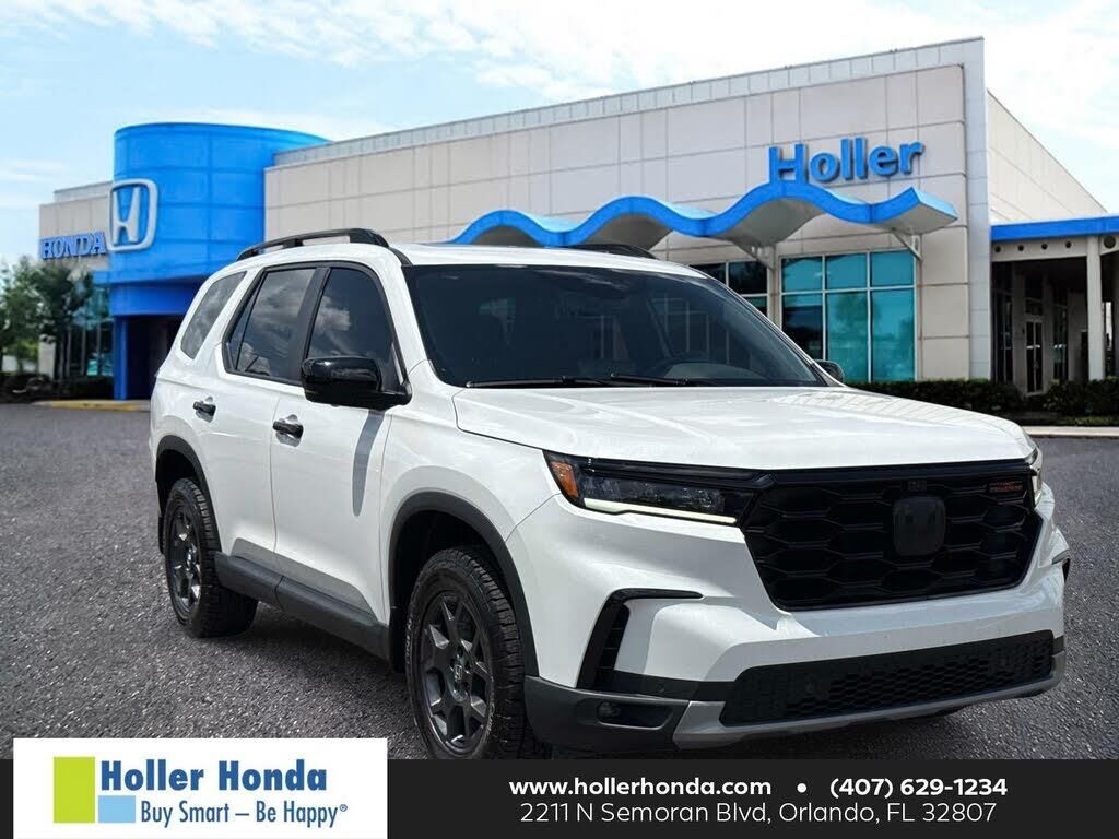 2025 Honda Pilot TrailSport — photo 1 of 1