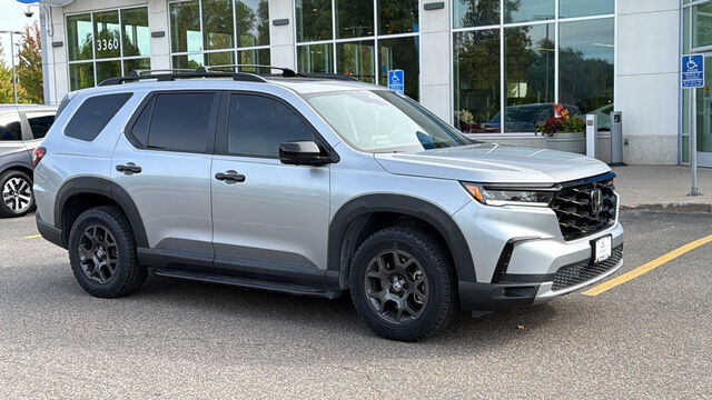 2025 Honda Pilot AWD TrailSport